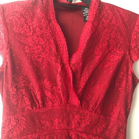 Lace Red Top - Picture 2 of 4